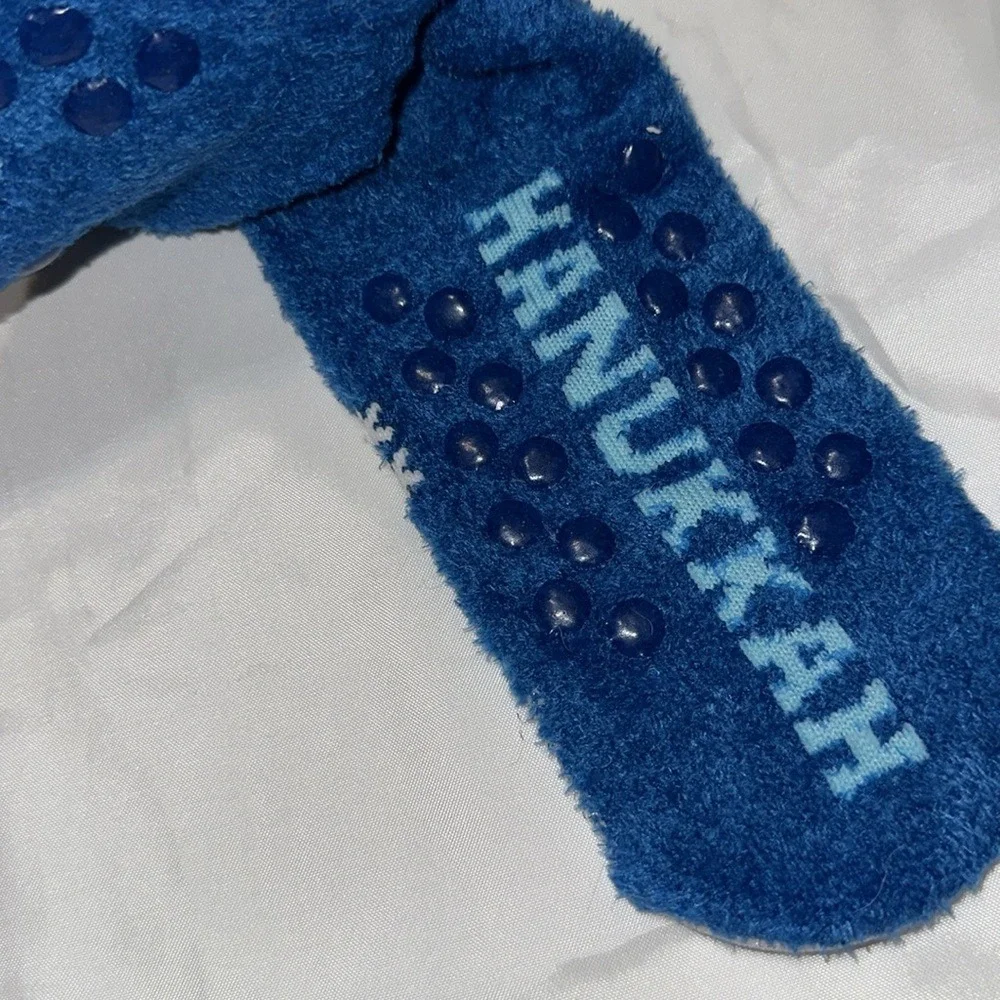 Bath & Body Works Hanukkah Shea Infused Lounge Socks Blue Menorah Snowflake NEW